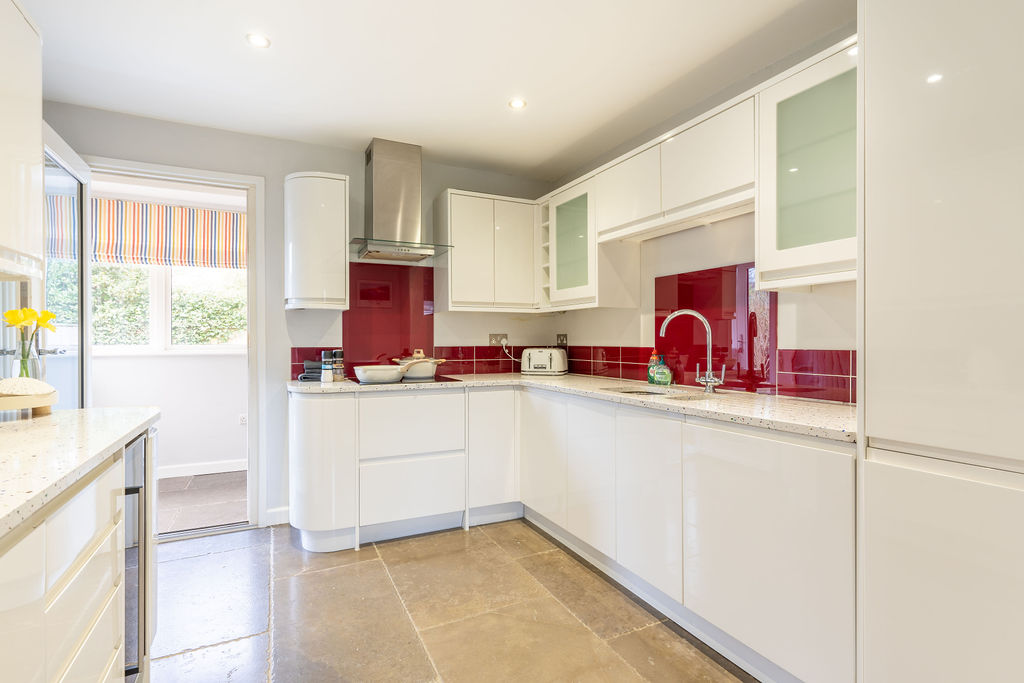 Well equipped kitchen