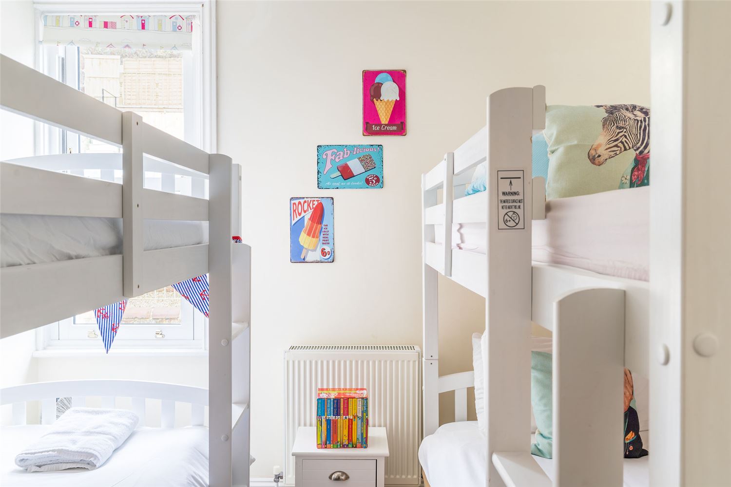 A fun and fresh quad bunk room (suitable for 2 adults or 4 children)